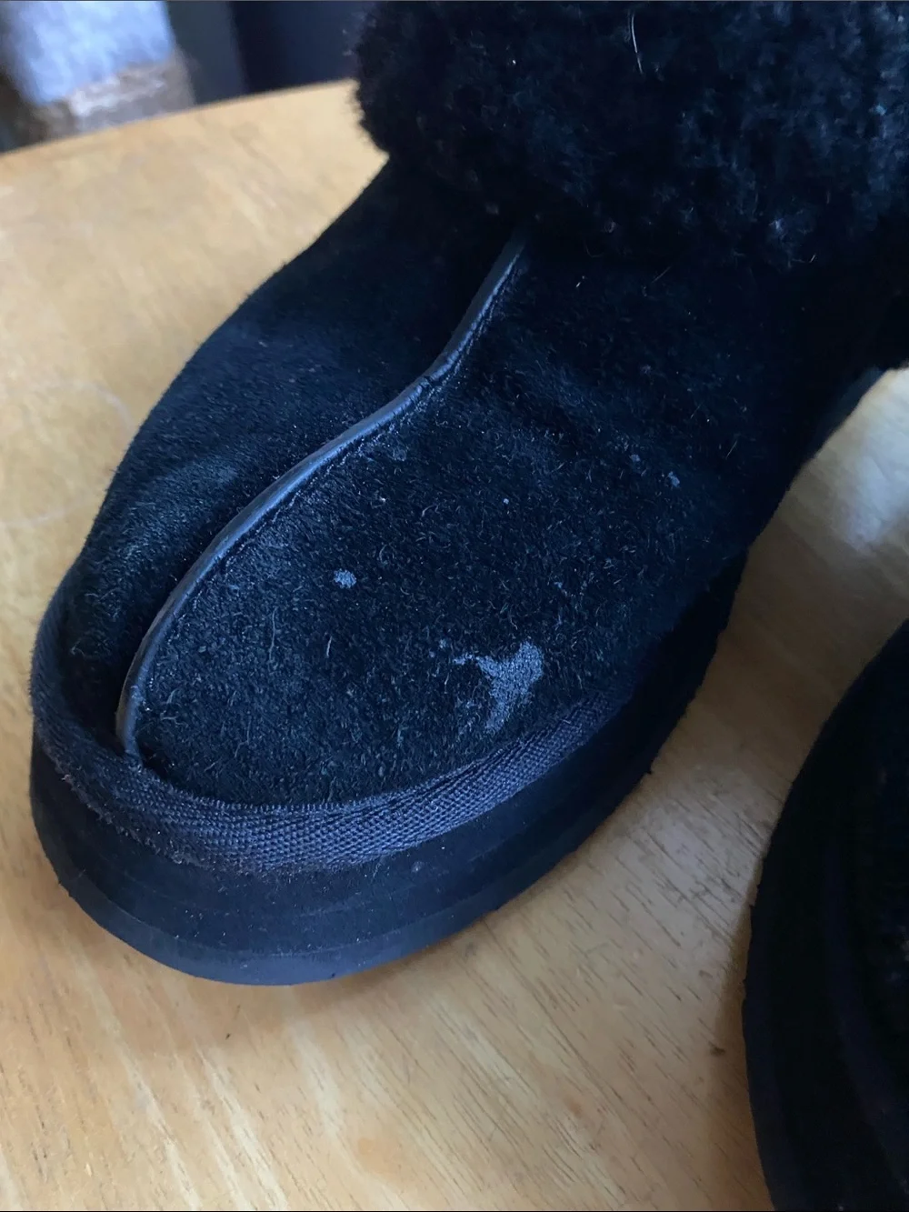 ! UGG warm slippers size 8 used well